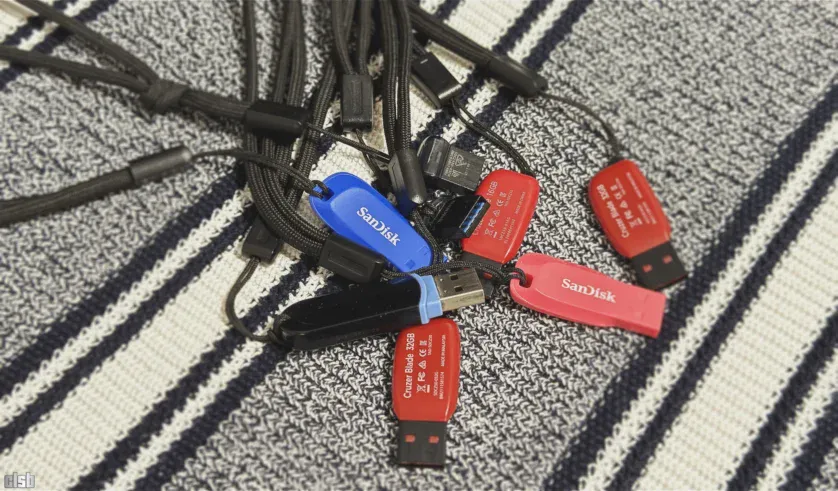 stick-uri USB - memorii USB