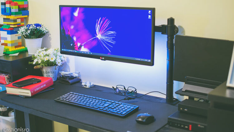 LED-urile montat în spatele monitorului.