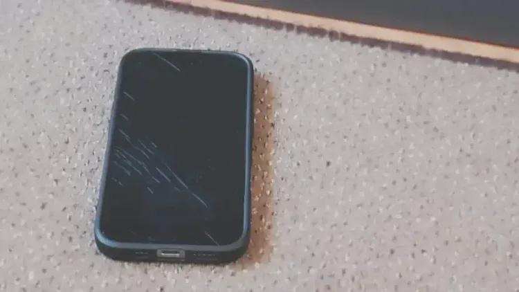 iPhone 16 Pro - ecran spart