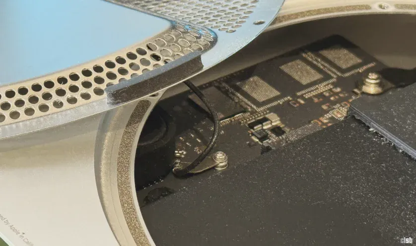 Apple Mac Mini A28162 Pro - decuplare cablu antentă
