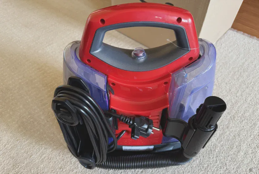 Aspiratorul BISSELL SpotClean ProHeat - spate