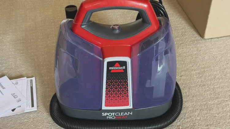 Aspiratorul BISSELL SpotClean ProHeat