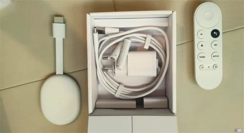 Google Chromecast TV - accesoriile și telecomanda