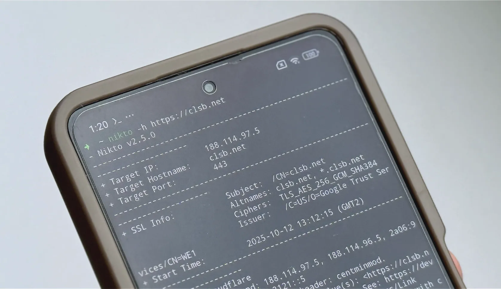 Nikto rulat în Termux pe un telefon Android Xiaomi Mi 11T