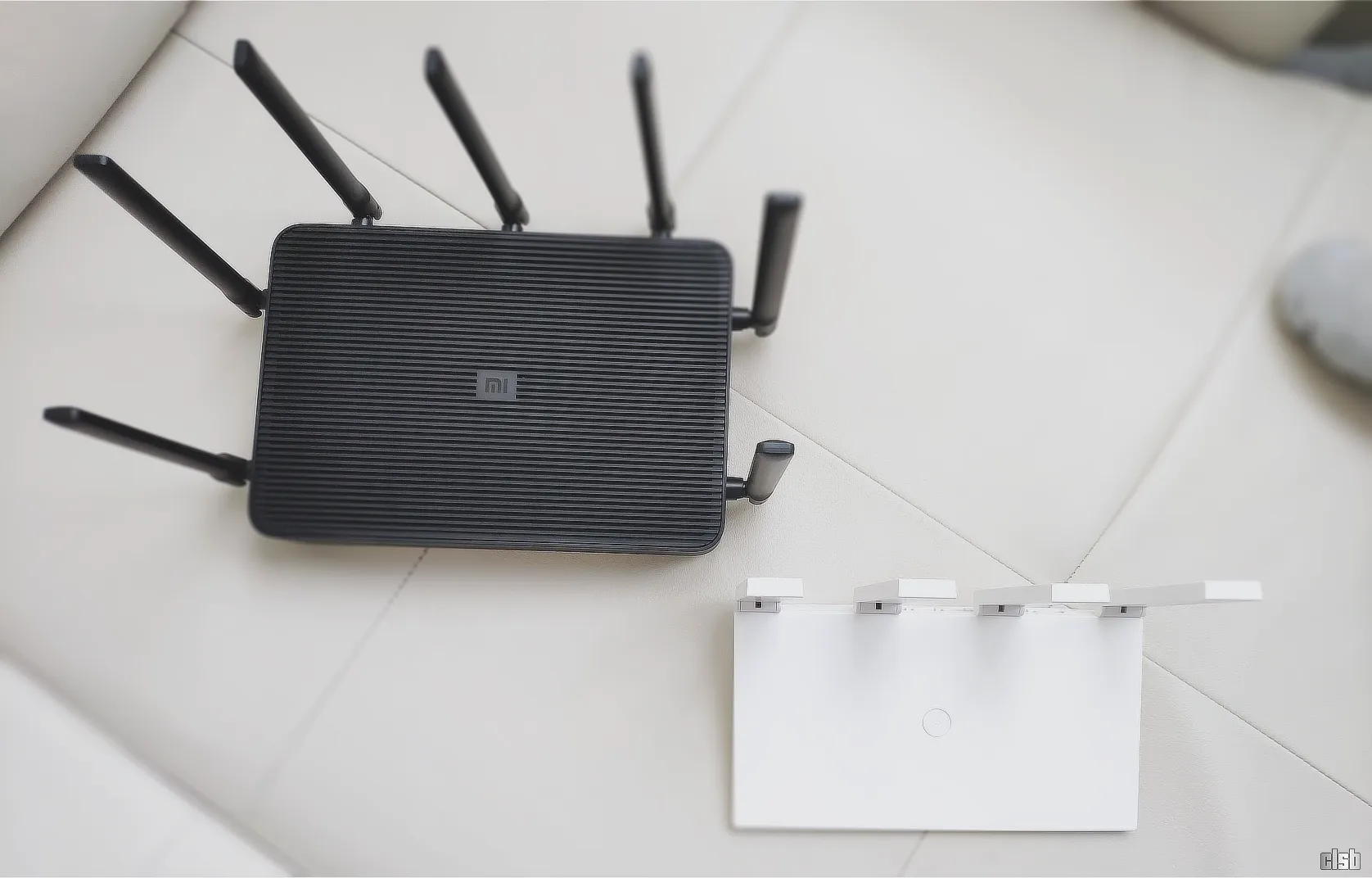 Routere Xiaomi și Huawei