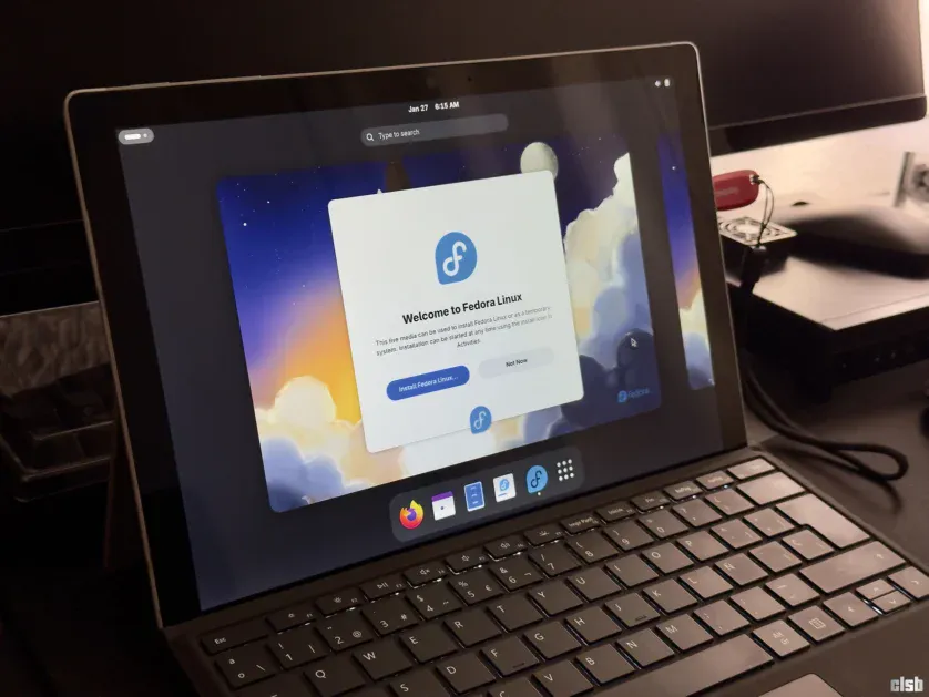 Fedora pe Microsoft Surface Pro 5