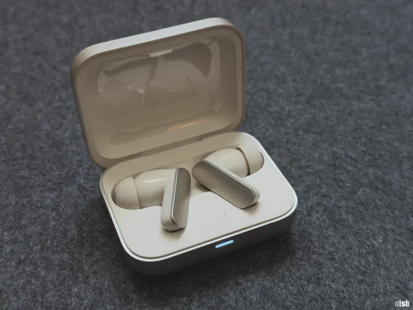 relme buds air 7 - cutia deschisă